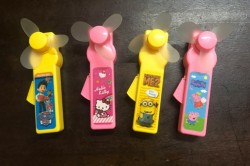 Quạt nhựa bóp tay mini